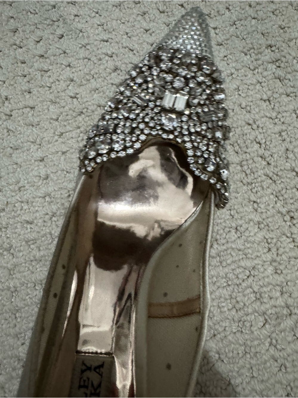 Badgley Mischka Ivory Crystal Embellished Pointed Toe Pumps - Size 8 - Picture 6 of 7